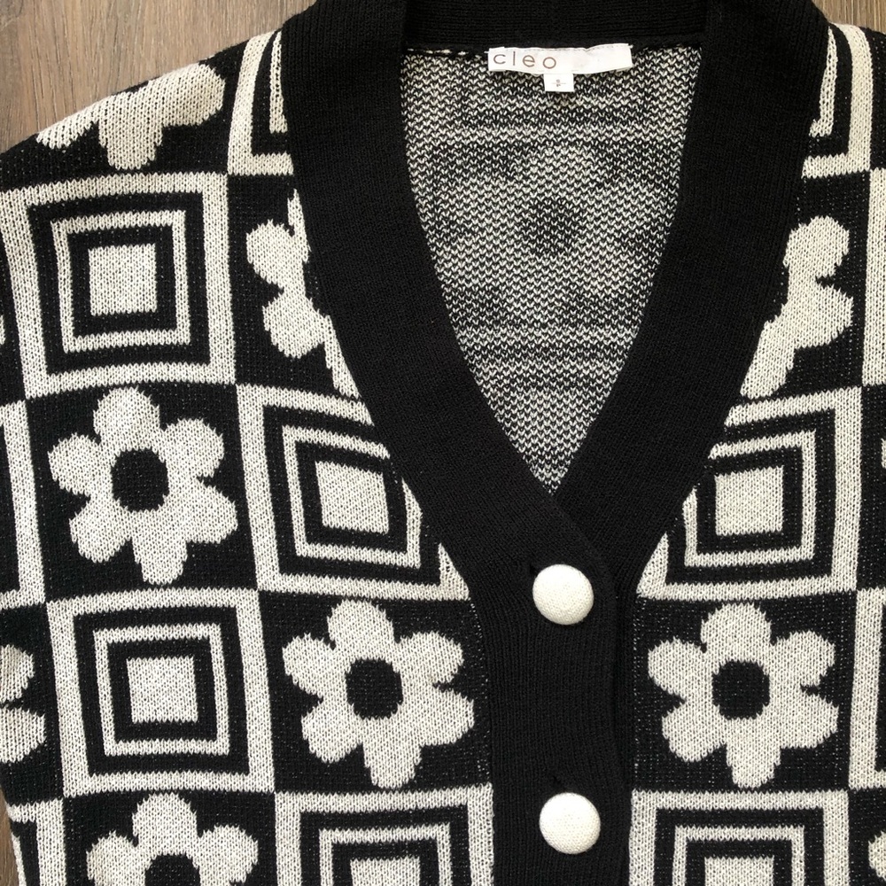 Cleo Black & White Knit Floral Cardigan - Picture 16 of 17